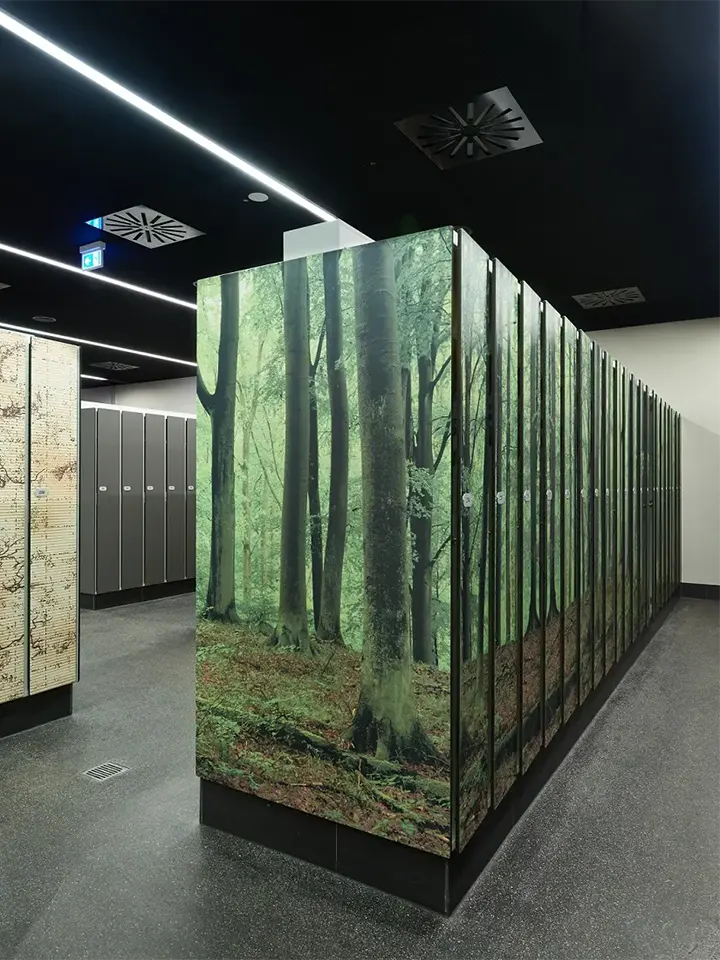 Lokeroita, joita valmistaa Schafer Trennwandsysteme